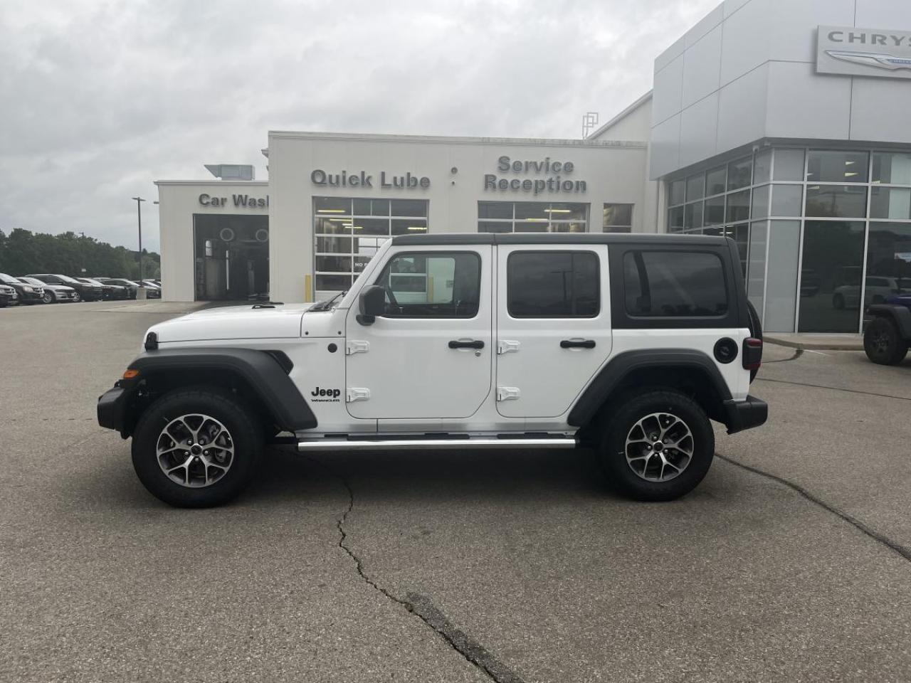 2024 Jeep Wrangler Sport S Photo