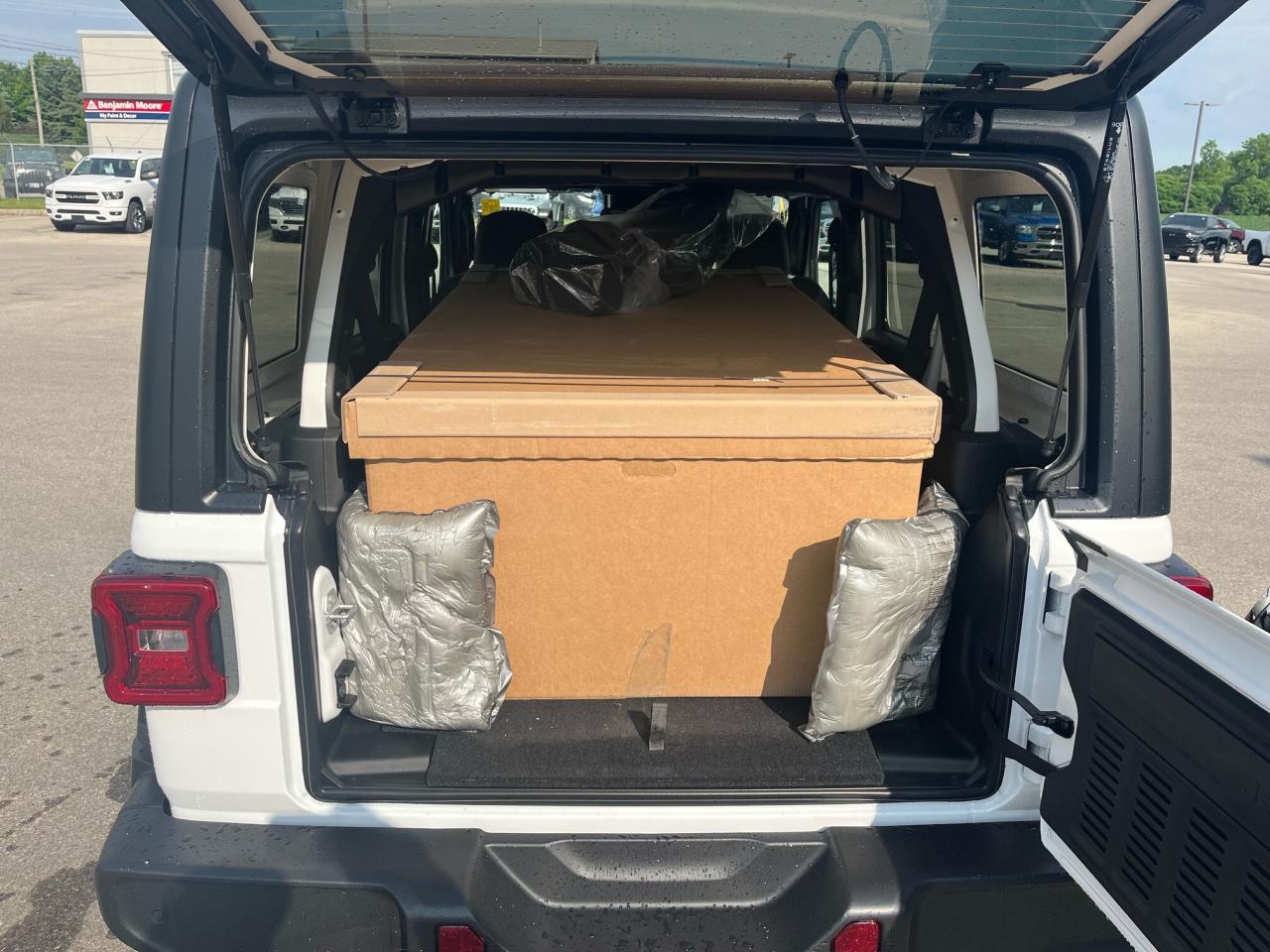 2024 Jeep Wrangler Sport S Photo