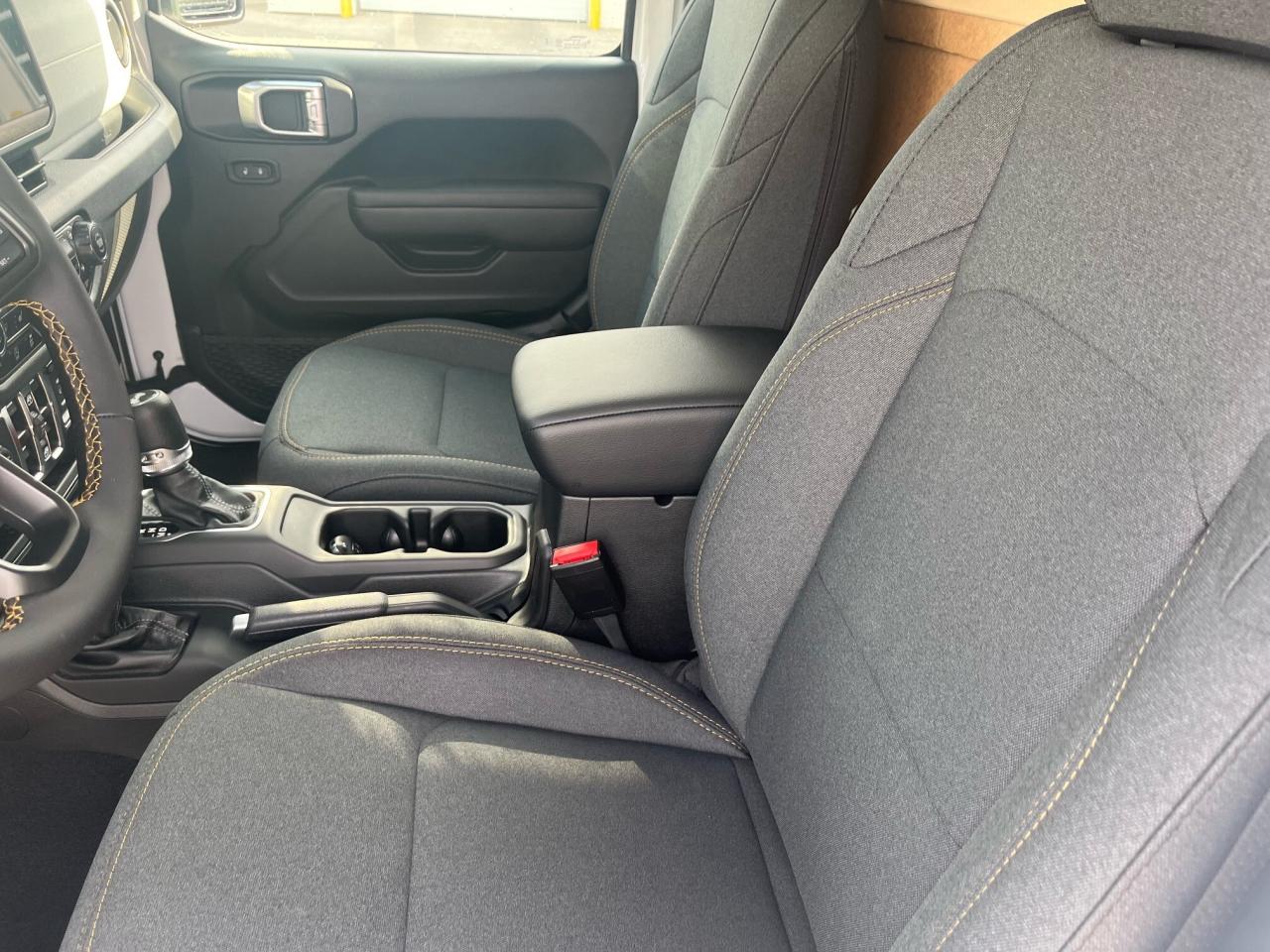 2024 Jeep Wrangler Sport S Photo