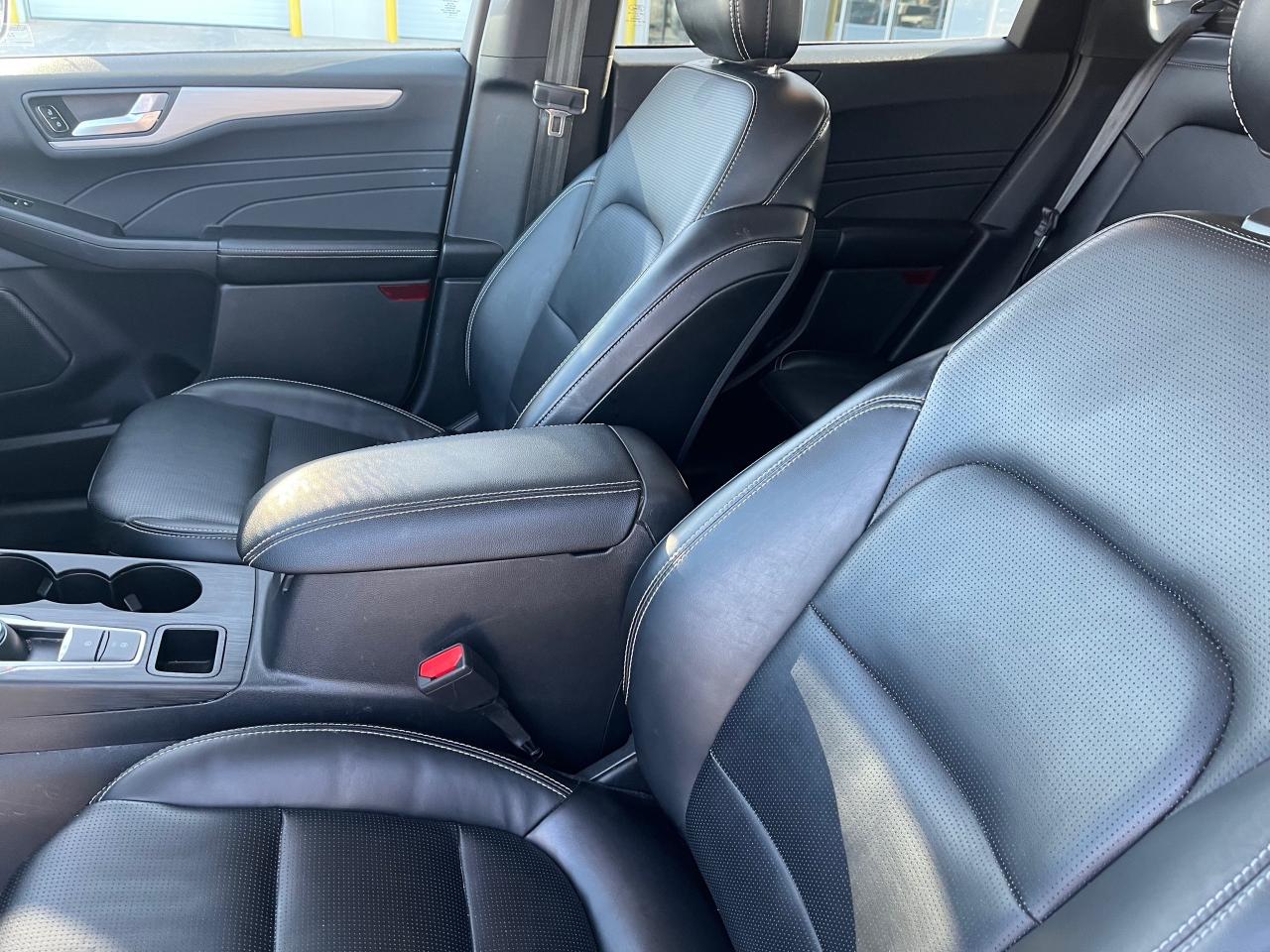 2024 Ford Escape Platinum AWD Photo