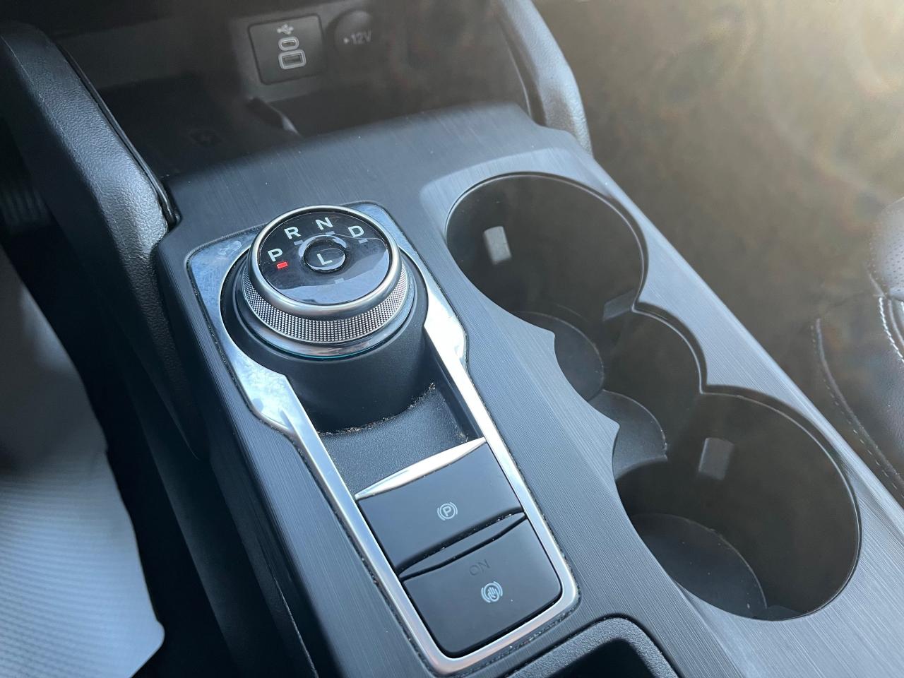 2024 Ford Escape Platinum AWD Photo