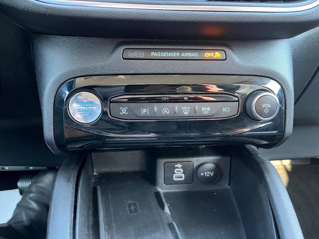 2024 Ford Escape Platinum AWD Photo