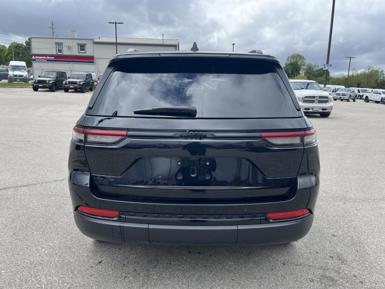 2024 Jeep Grand Cherokee ALTITUDE 4X4 Photo