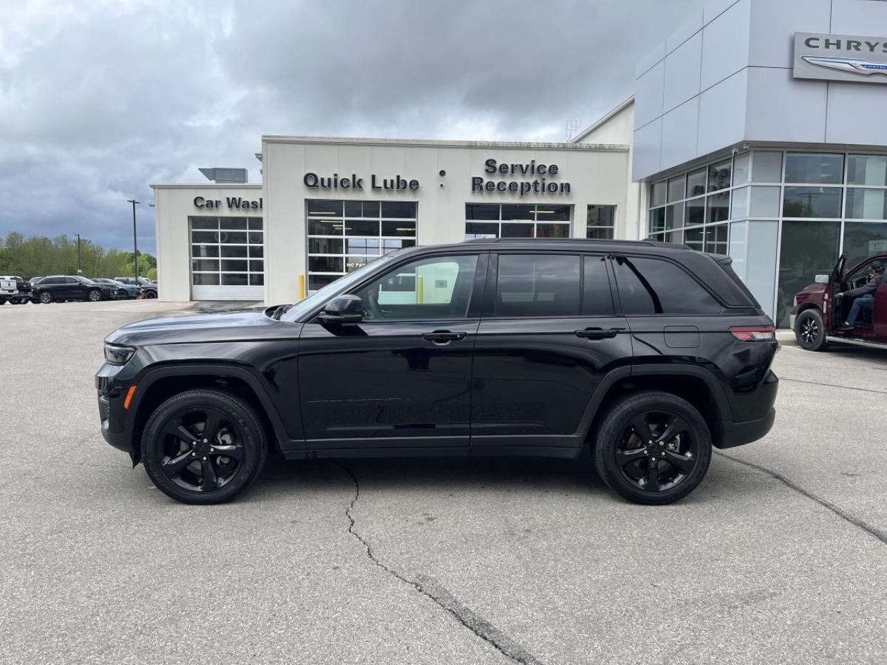 2024 Jeep Grand Cherokee ALTITUDE 4X4 Photo2