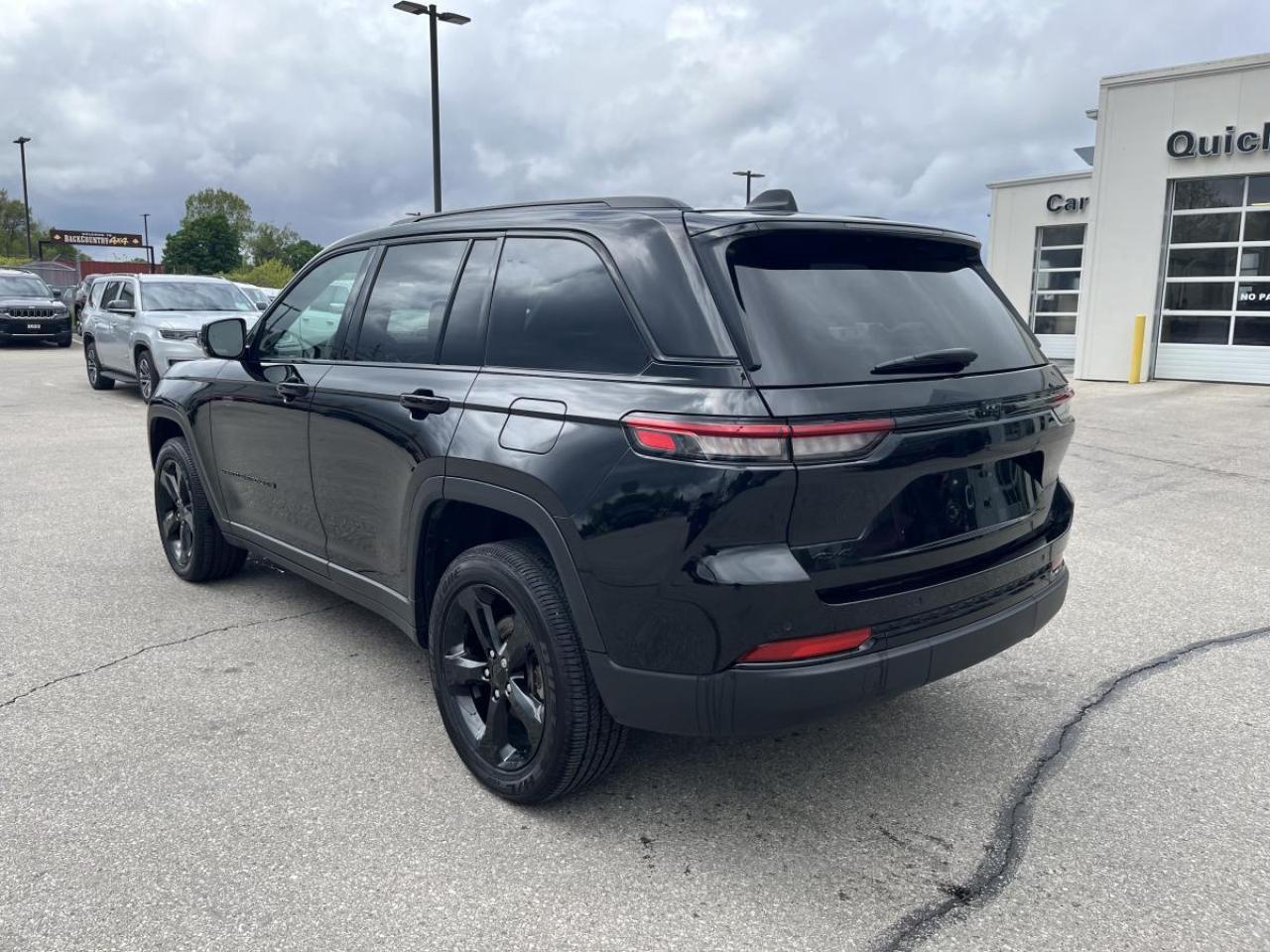 2024 Jeep Grand Cherokee ALTITUDE 4X4 Photo3