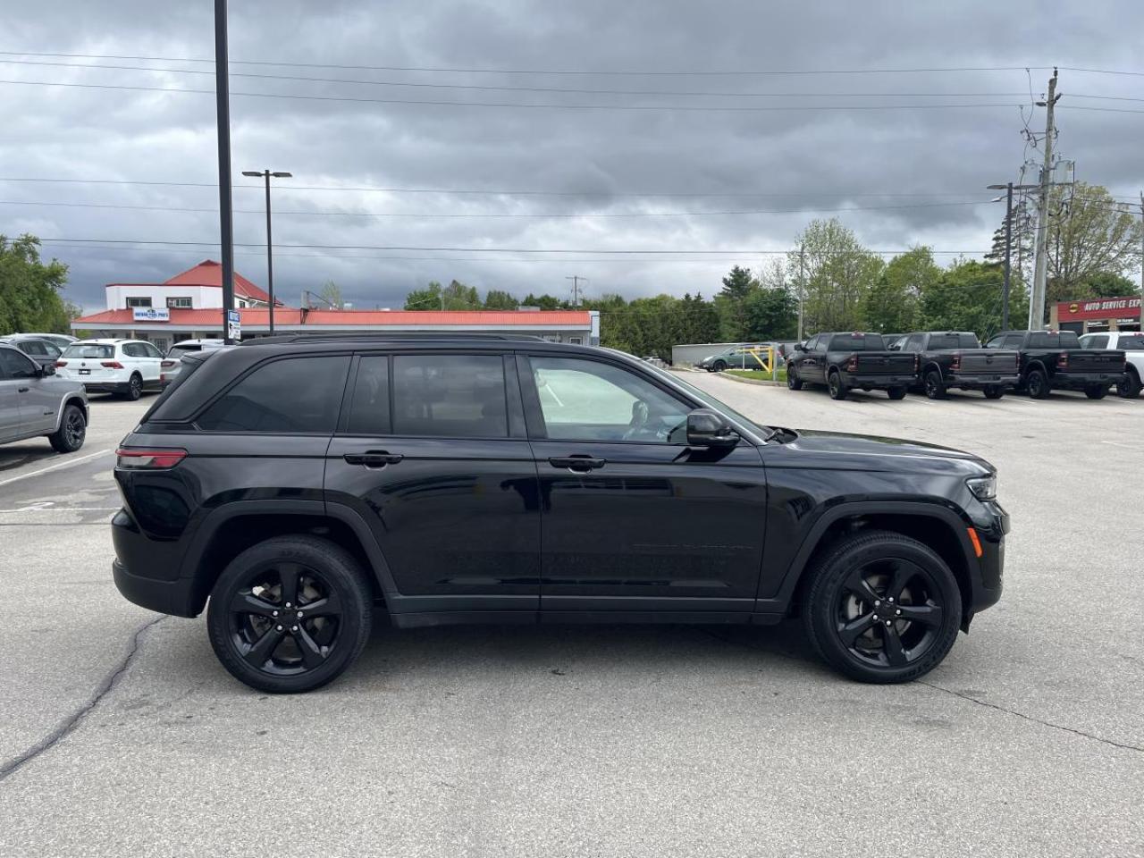 2024 Jeep Grand Cherokee ALTITUDE 4X4 Photo