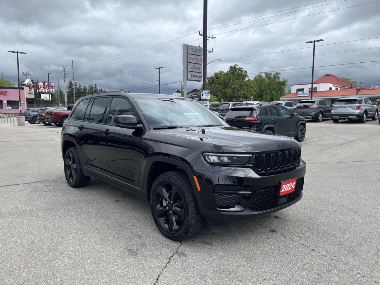 2024 Jeep Grand Cherokee ALTITUDE 4X4 Photo