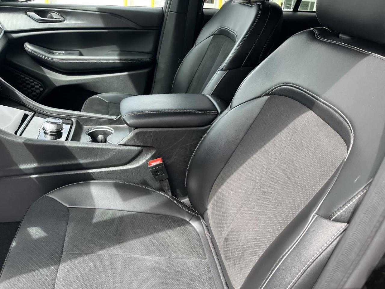 2024 Jeep Grand Cherokee ALTITUDE 4X4 Photo