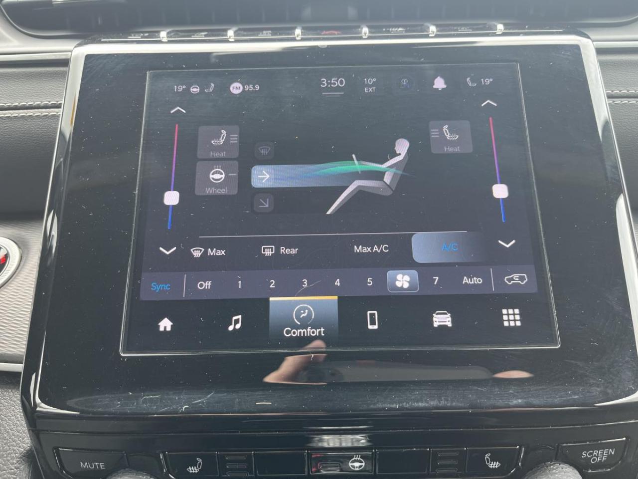 2024 Jeep Grand Cherokee ALTITUDE 4X4 Photo