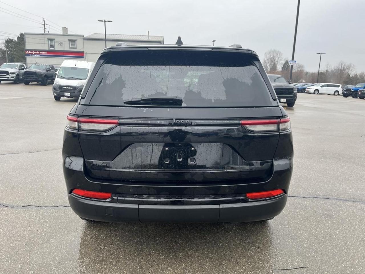 2024 Jeep Grand Cherokee Altitude 4x4 @ 3.99% for 60 mo Photo4