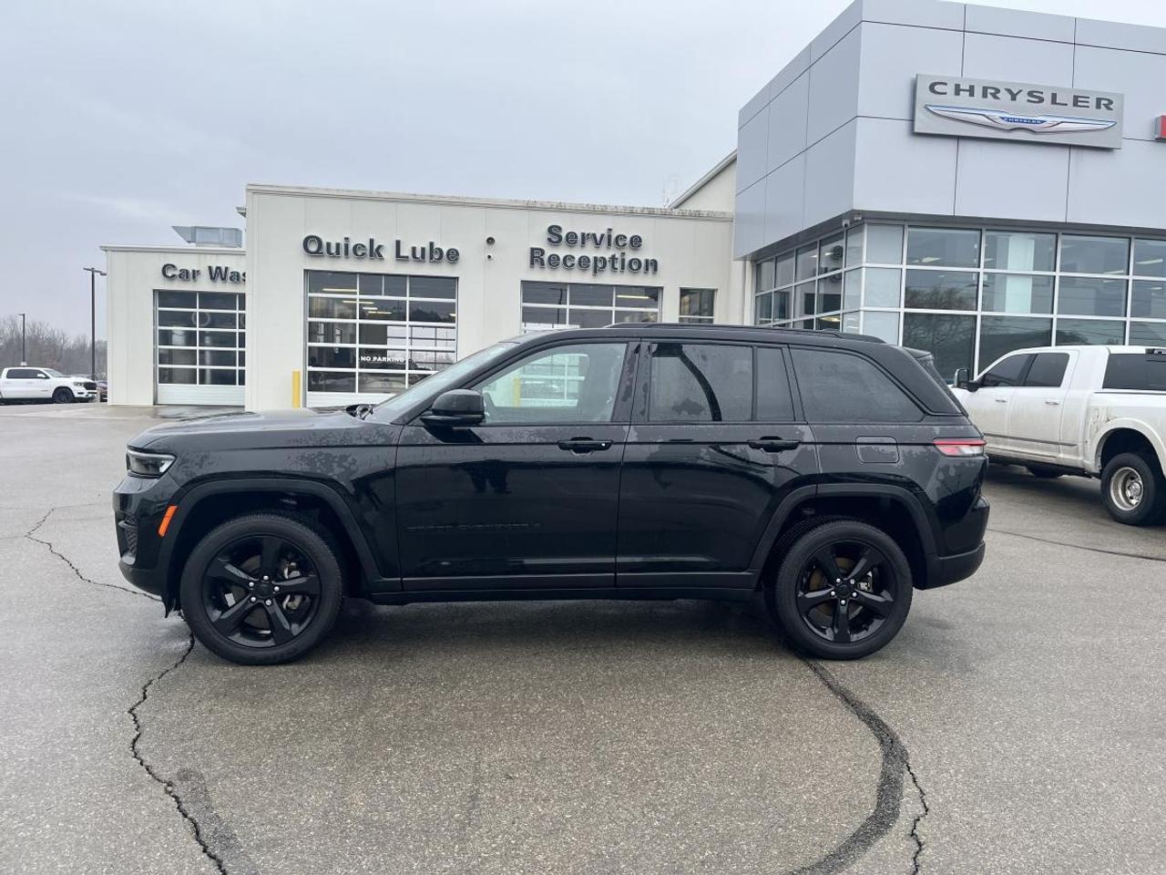 2024 Jeep Grand Cherokee Altitude 4x4 @ 3.99% for 60 mo Photo