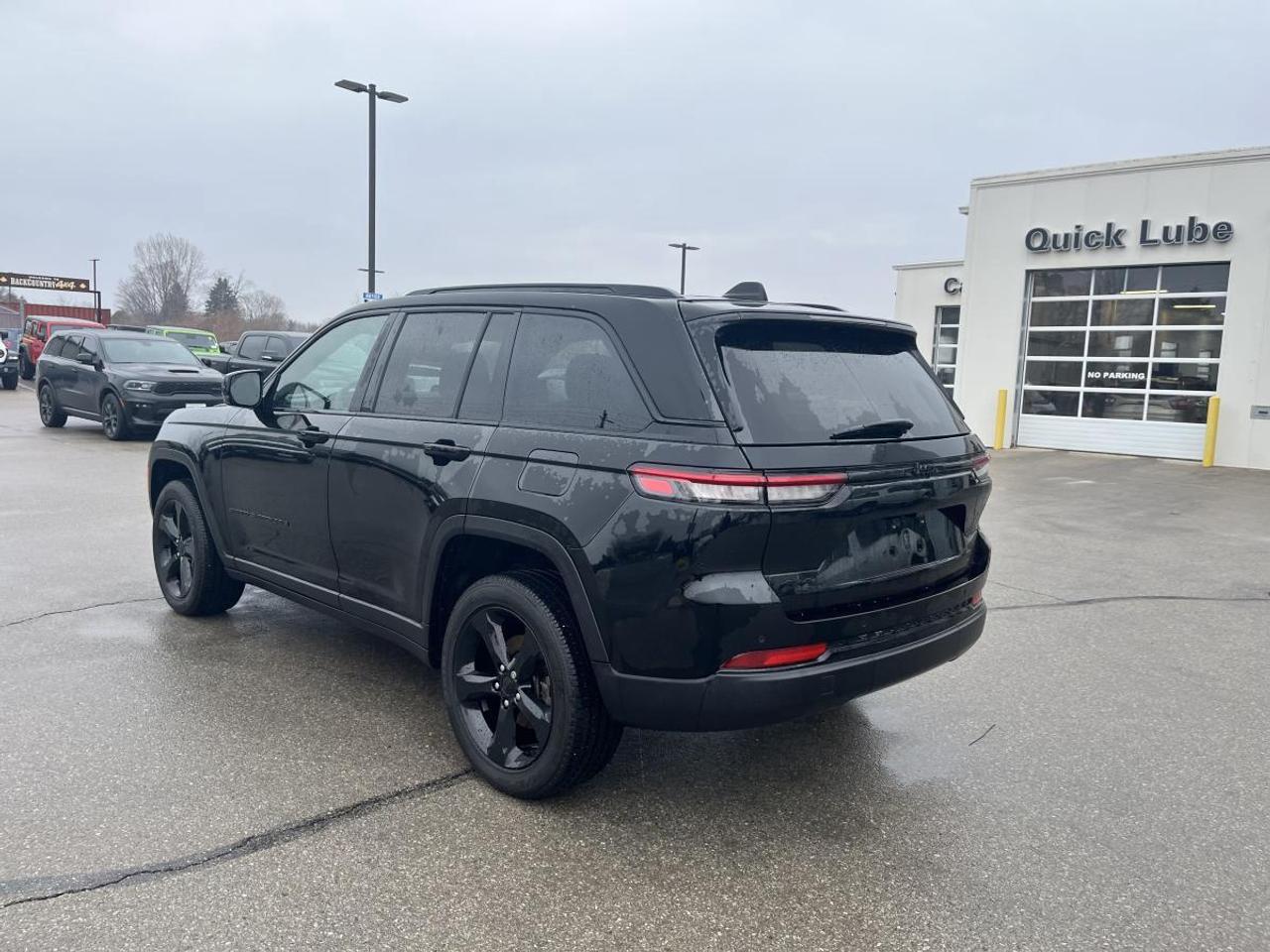 2024 Jeep Grand Cherokee Altitude 4x4 @ 3.99% for 60 mo Photo