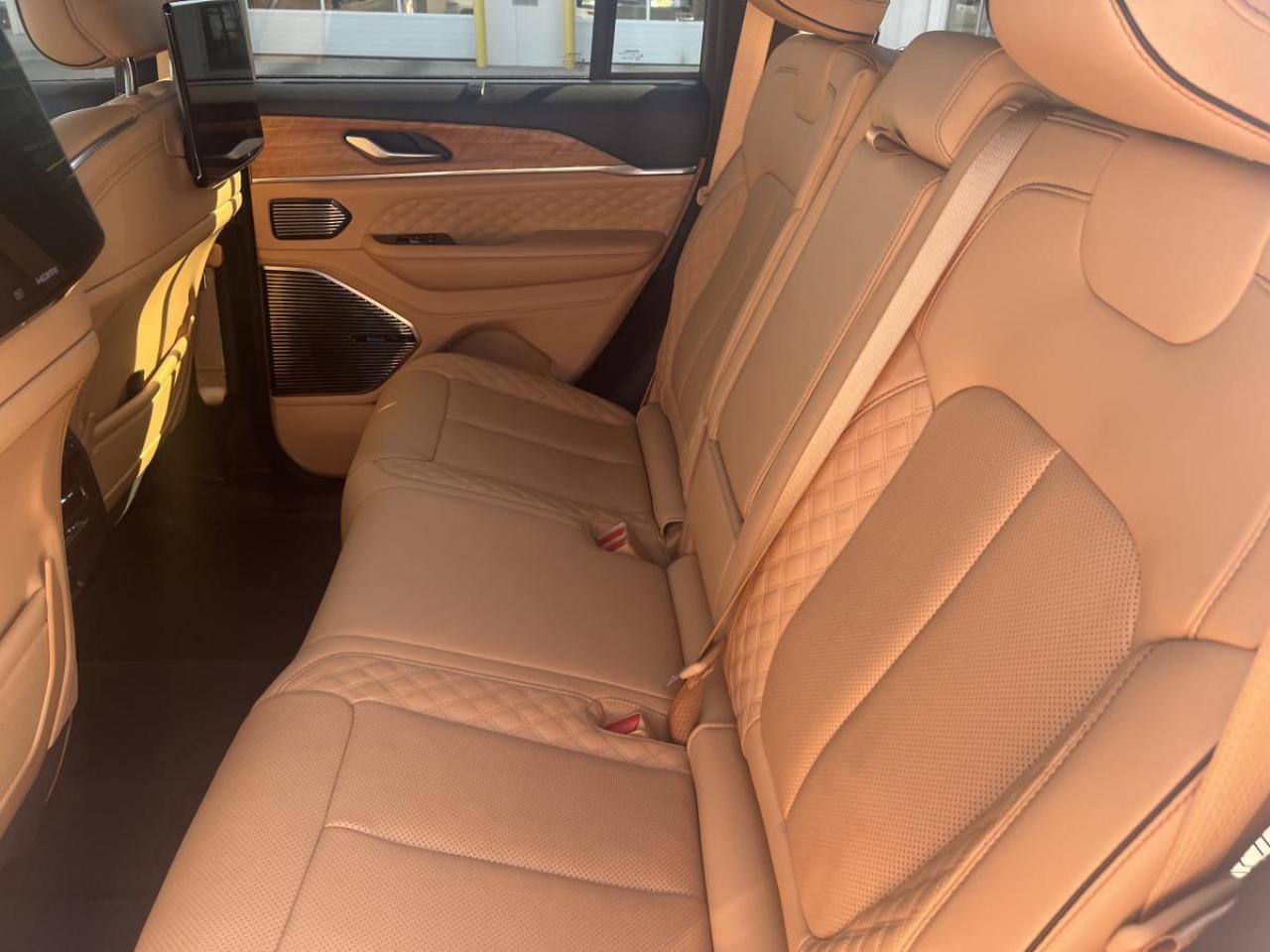 2024 Jeep Grand Cherokee Summit Reserve 4x4 Photo