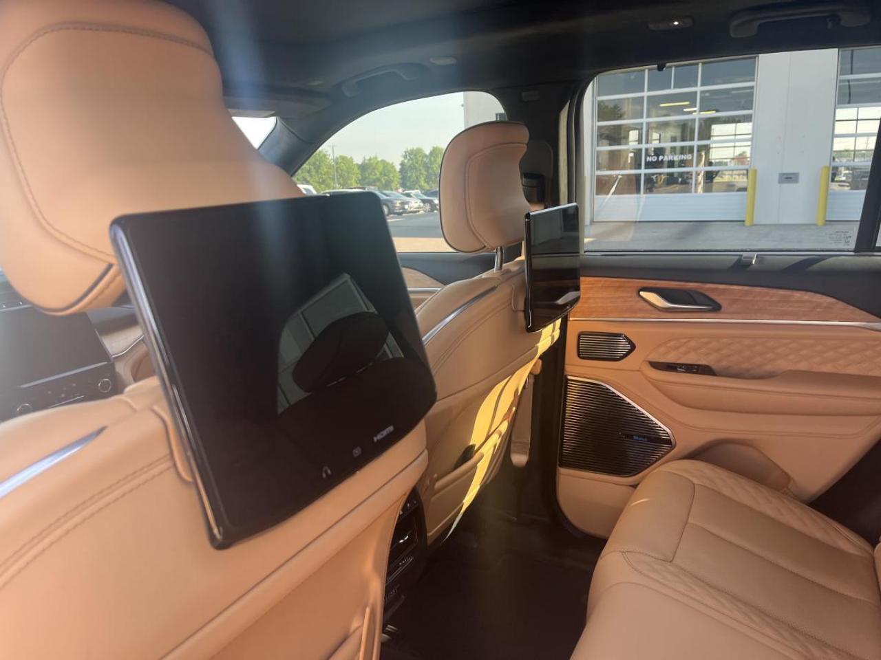 2024 Jeep Grand Cherokee Summit Reserve 4x4 Photo