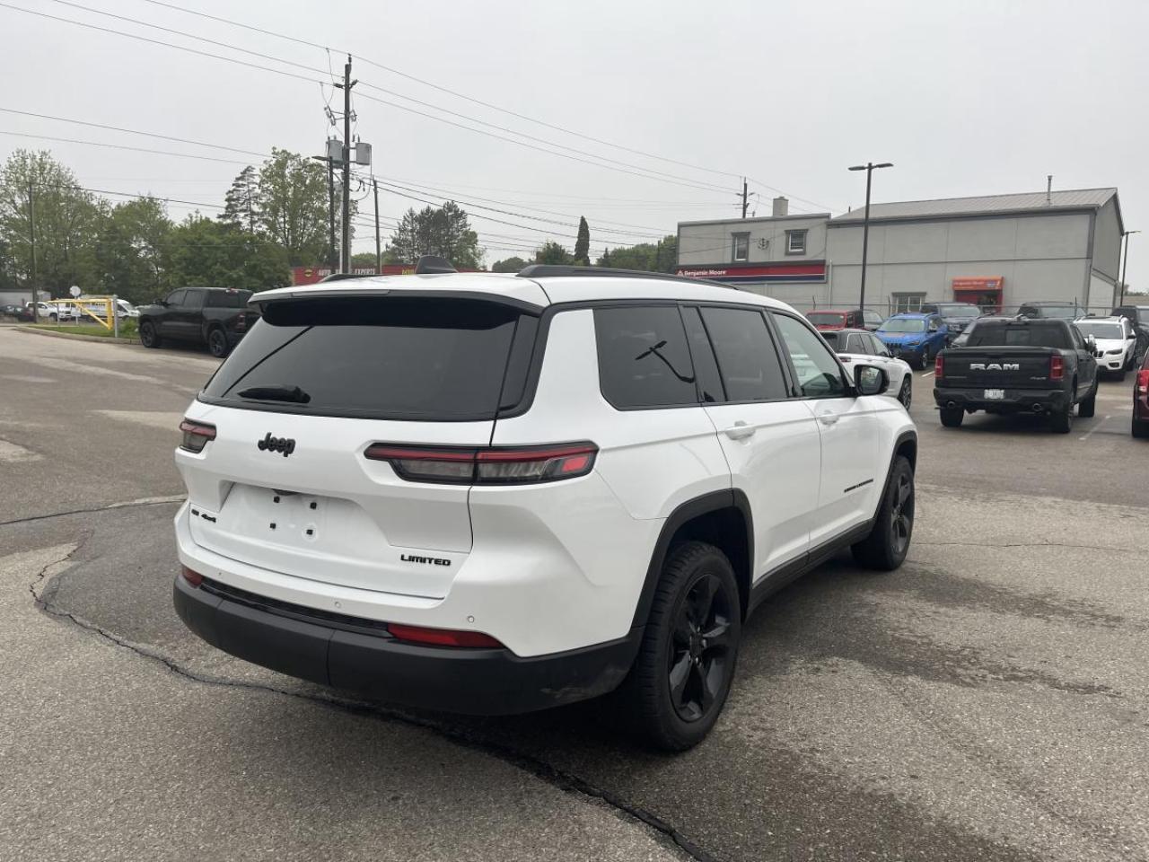 2023 Jeep Grand Cherokee L Limited 4x4 Photo