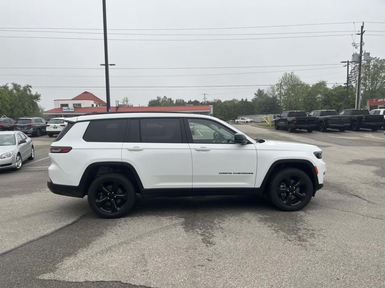 2023 Jeep Grand Cherokee L Limited 4x4 Photo
