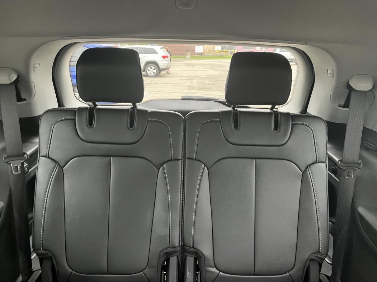 2023 Jeep Grand Cherokee L Limited 4x4 Photo