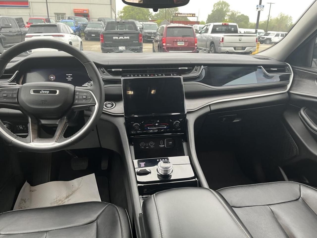 2023 Jeep Grand Cherokee L Limited 4x4 Photo