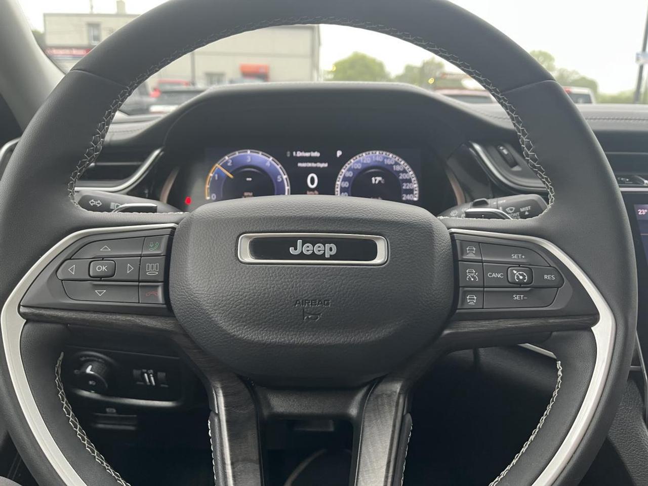 2023 Jeep Grand Cherokee L Limited 4x4 @ 3.99% for 60 mo Photo