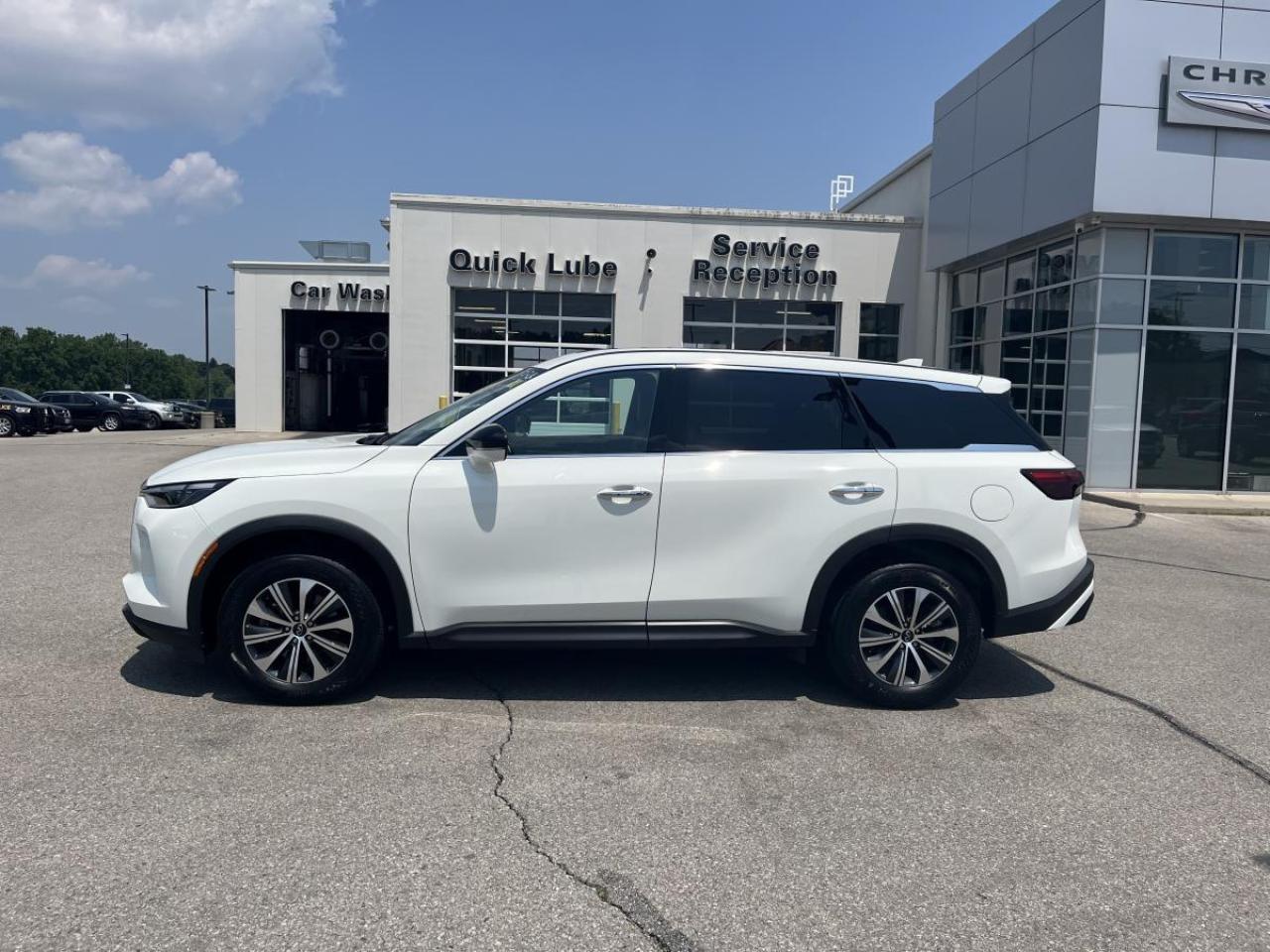 2024 Infiniti QX60 PURE AWD Photo2