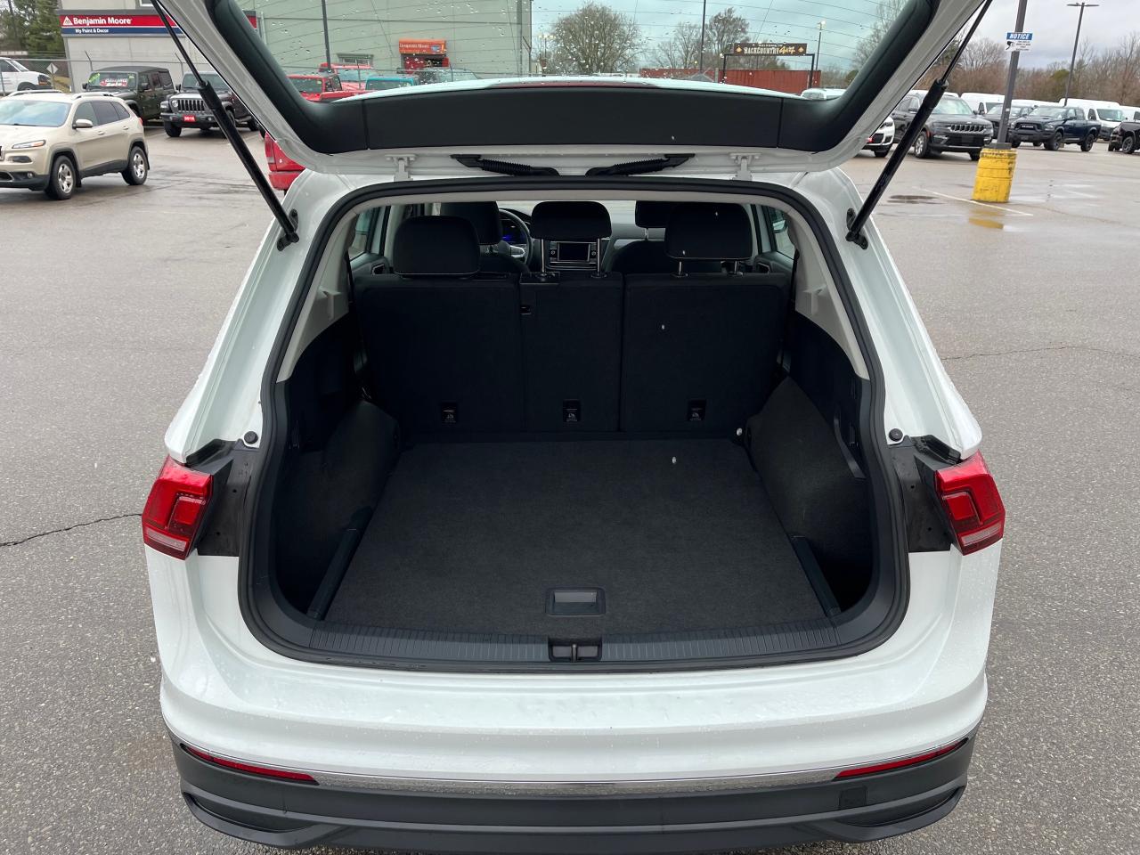 2024 Volkswagen Tiguan Trendline 4Motion Photo