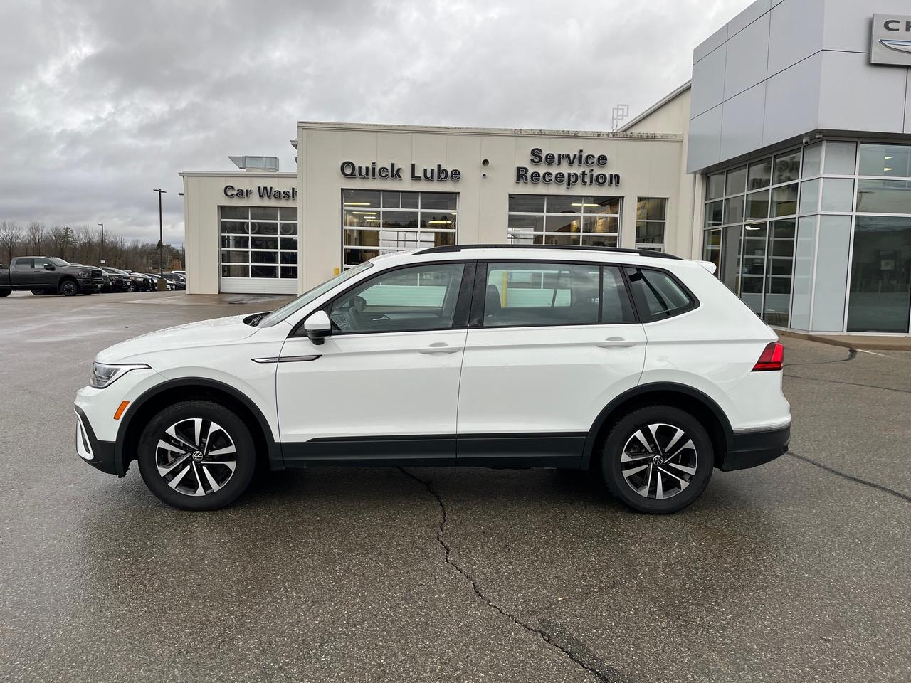 2024 Volkswagen Tiguan Trendline 4MOTION @ 3.99% for 60 mo Photo2