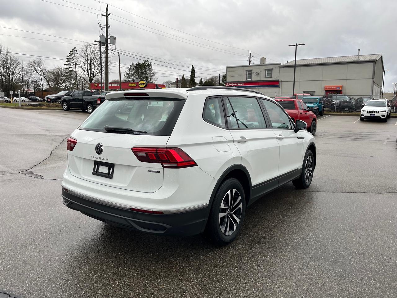 2024 Volkswagen Tiguan Trendline 4MOTION @ 3.99% for 60 mo Photo