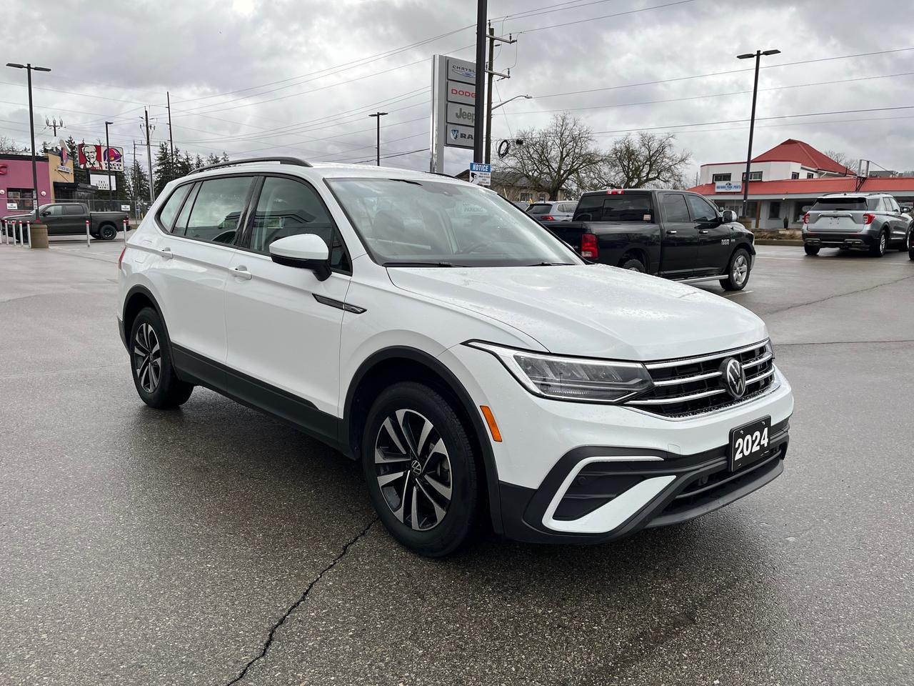 2024 Volkswagen Tiguan Trendline 4MOTION @ 3.99% for 60 mo Photo