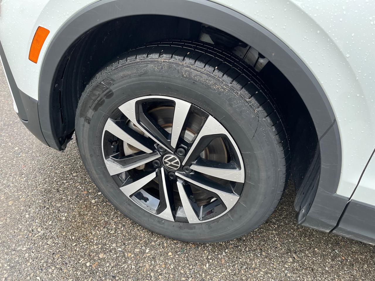 2024 Volkswagen Tiguan Trendline 4MOTION @ 3.99% for 60 mo Photo