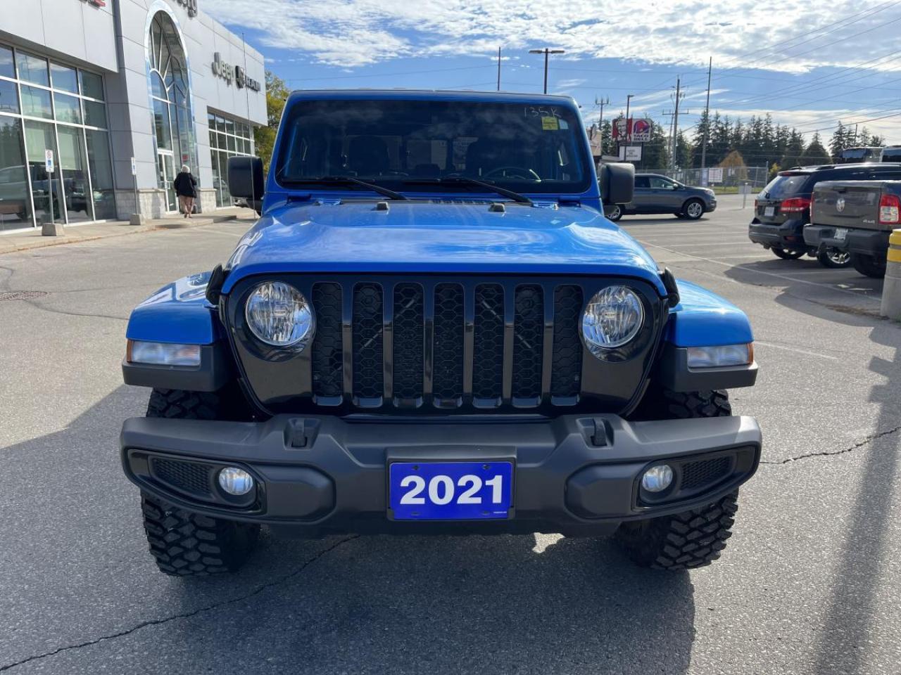 2021 Jeep Gladiator Willys 4x4 Photo2