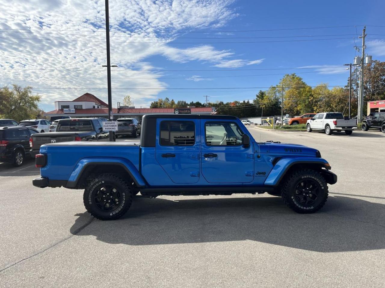2021 Jeep Gladiator Willys 4x4 Photo