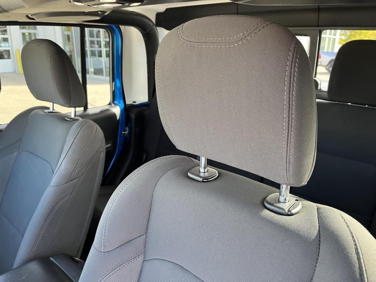 2021 Jeep Gladiator Willys 4x4 Photo