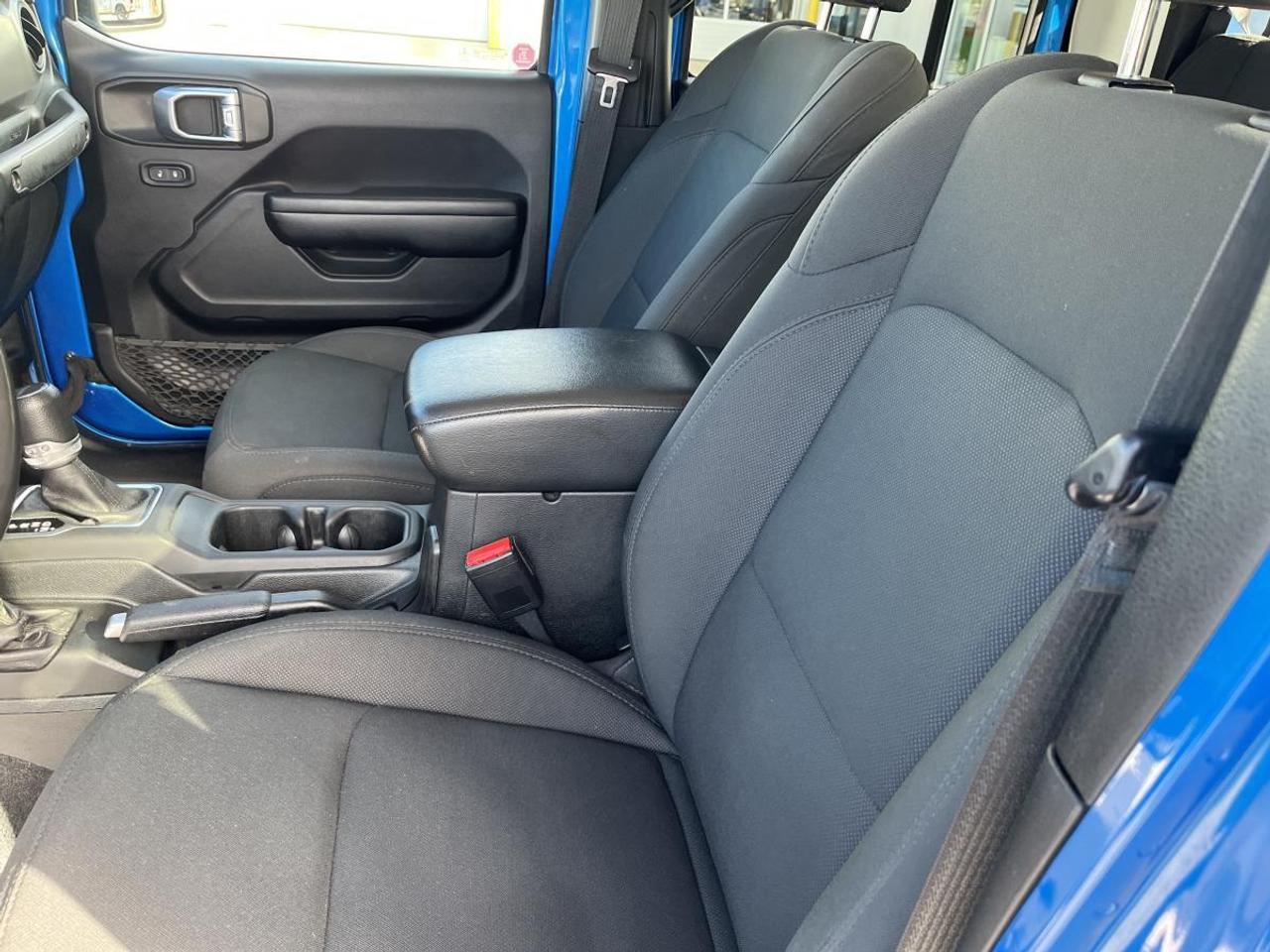 2021 Jeep Gladiator Willys 4x4 @ 3.99% for 60 mo Photo