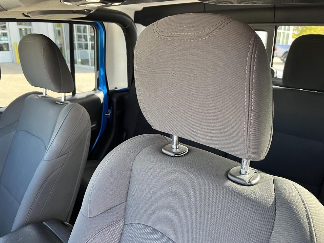 2021 Jeep Gladiator Willys 4x4 @ 3.99% for 60 mo Photo