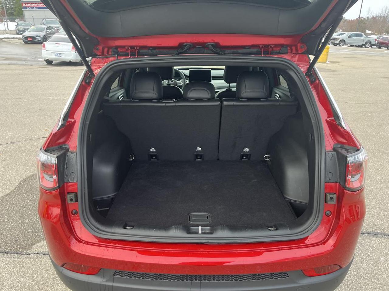 2024 Jeep Compass Limited 4x4 @ 3.99% for 60 mo Photo