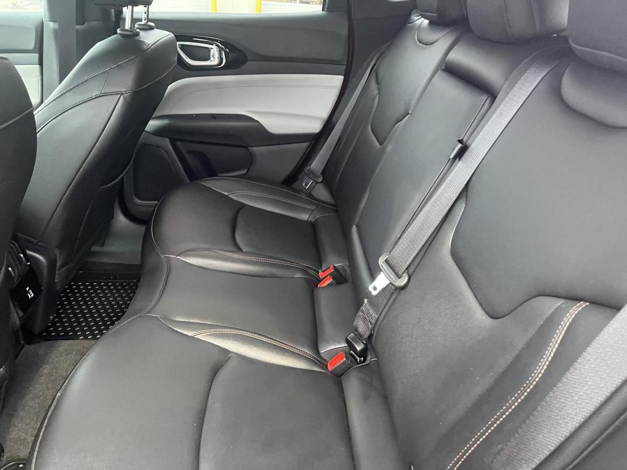 2024 Jeep Compass Limited 4x4 @ 3.99% for 60 mo Photo