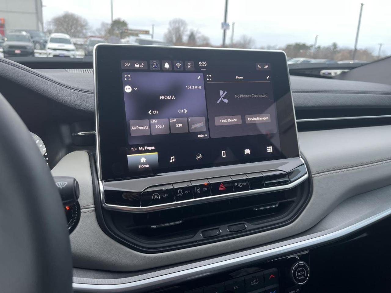 2024 Jeep Compass Limited 4x4 @ 3.99% for 60 mo Photo