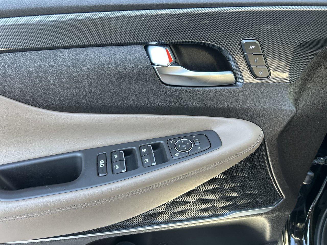 2022 Hyundai Santa Fe Hybrid Luxury Leather Panoramic Sunroof Digital Guages Photo