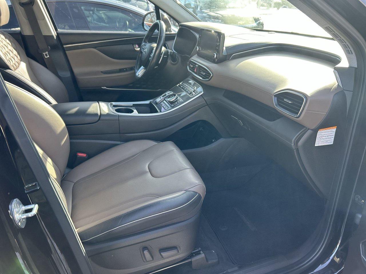 2022 Hyundai Santa Fe Hybrid Luxury Leather Panoramic Sunroof Digital Guages Photo