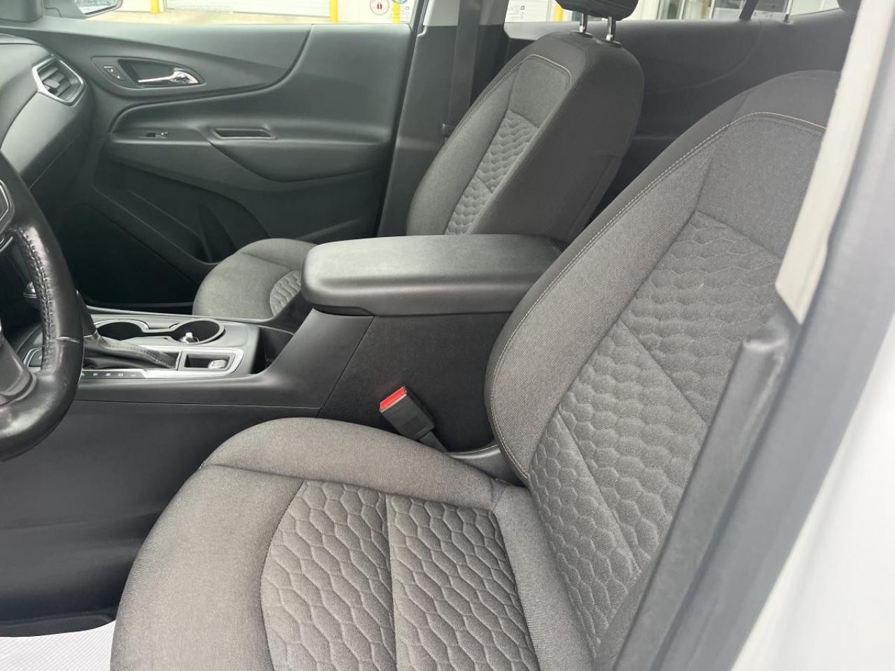 2019 Chevrolet Equinox AWD LT Photo