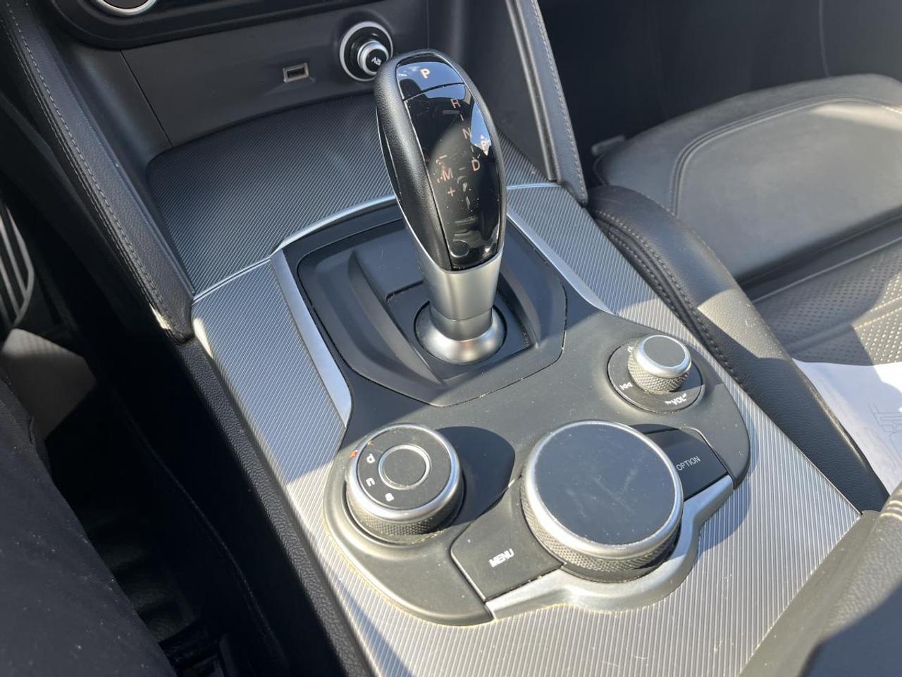 2018 Alfa Romeo Stelvio Ti Sport AWD Photo