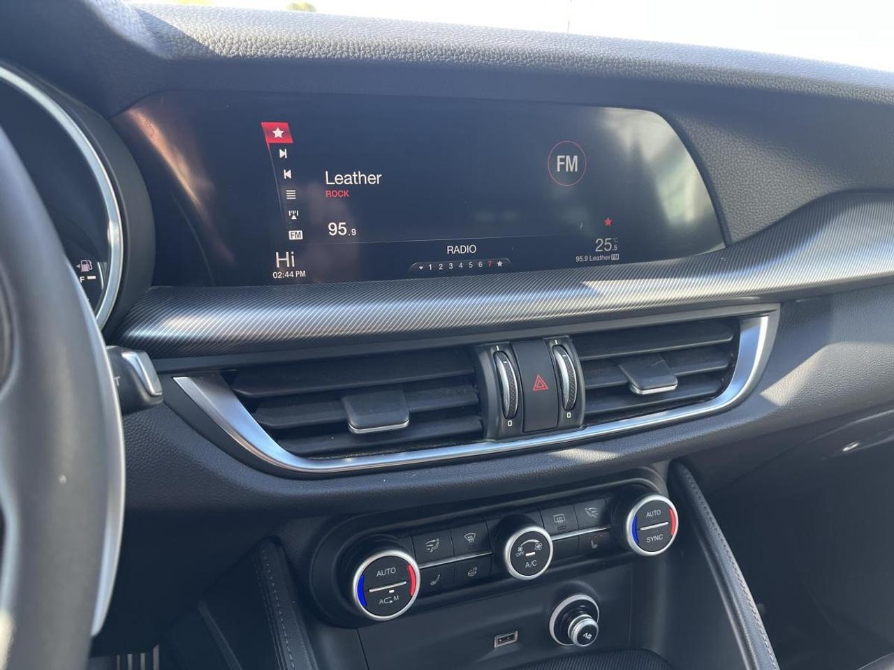 2018 Alfa Romeo Stelvio Ti Sport AWD Photo