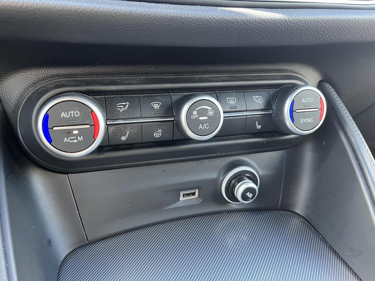 2018 Alfa Romeo Stelvio Ti Sport AWD Photo