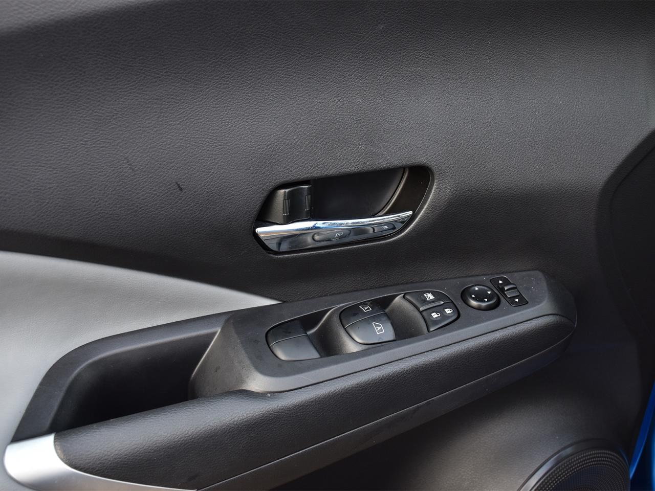 2024 Nissan Kicks SR ~Heated Leather ~Bluetooth ~Camera ~Alloys Photo