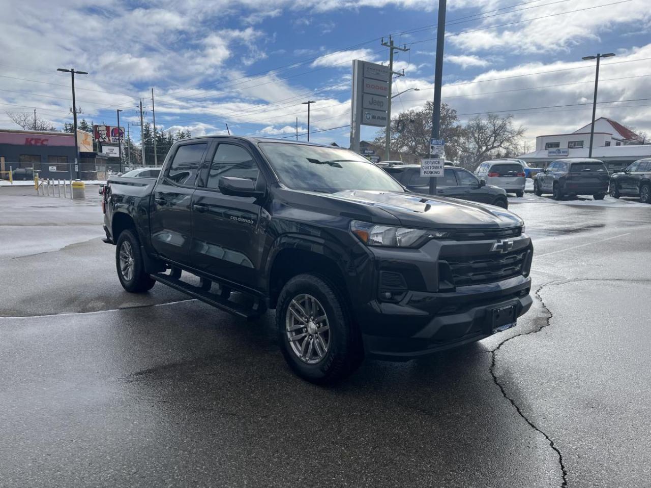 2023 Chevrolet Colorado Crew Cab Short Box 4-Wheel Drive LT Photo