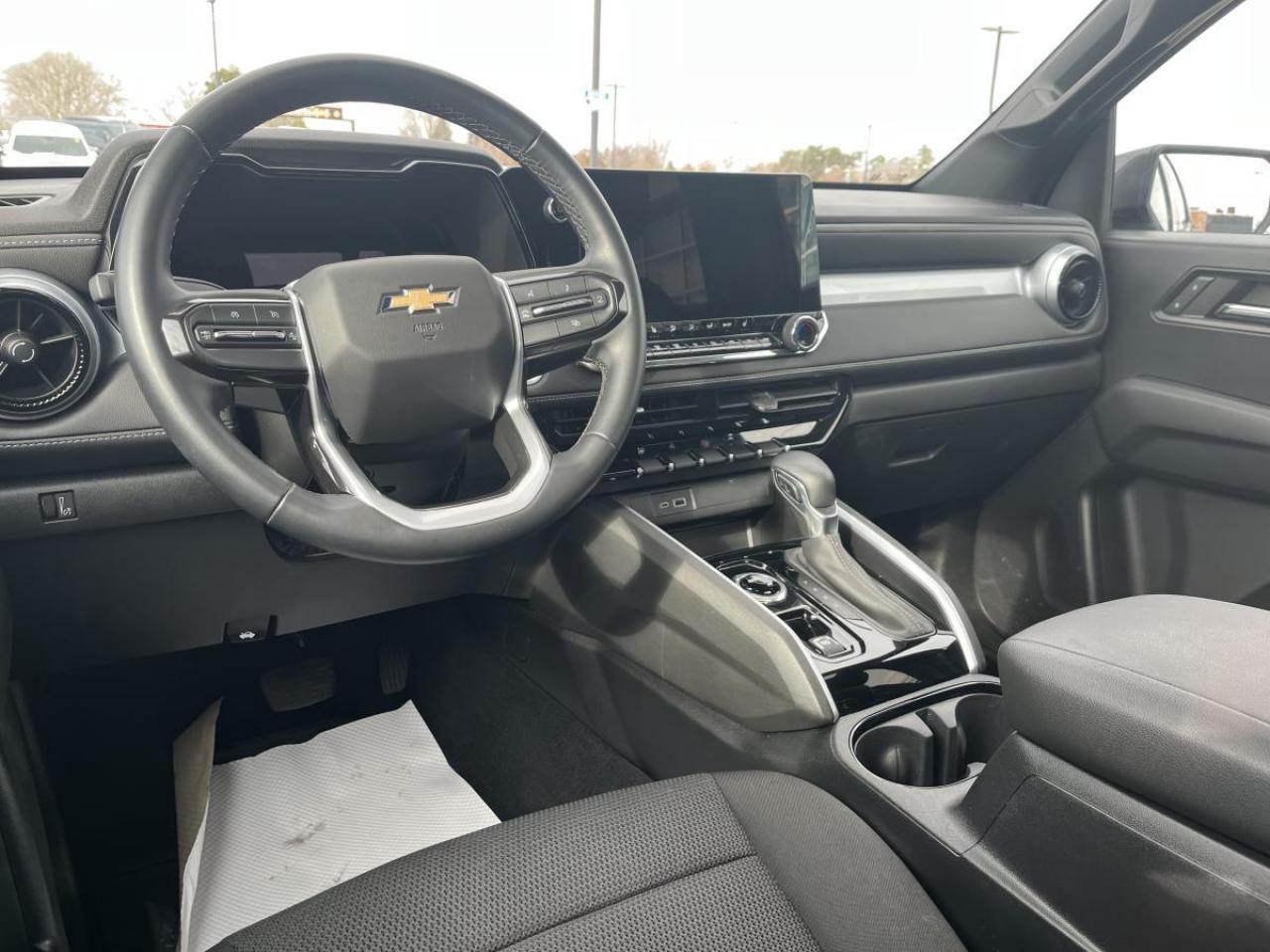 2023 Chevrolet Colorado Crew Cab Short Box 4-Wheel Drive LT Photo