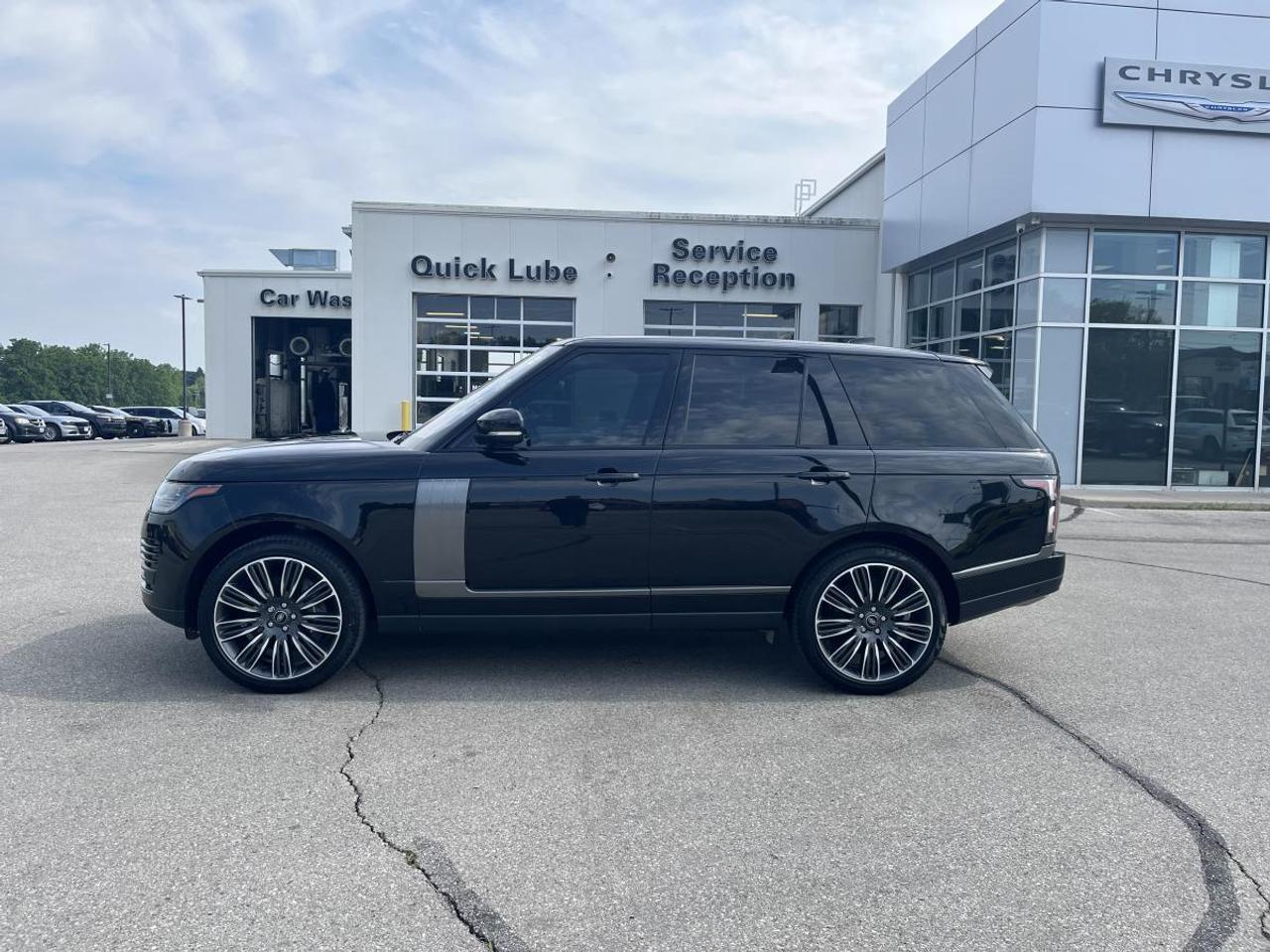 2022 Land Rover Range Rover P525 Westminster SWB @ 3.99% for 60 mo Photo2