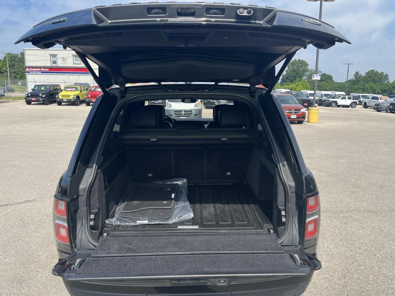 2022 Land Rover Range Rover P525 Westminster SWB @ 3.99% for 60 mo Photo