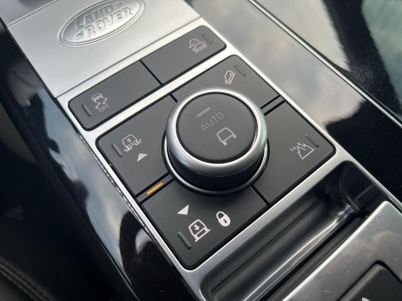 2022 Land Rover Range Rover P525 Westminster SWB Photo