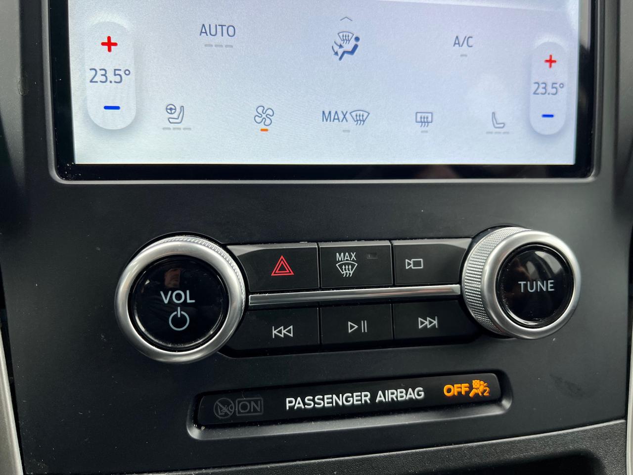 2023 Ford Edge SEL AWD @ 3.99% for 60 mo Photo